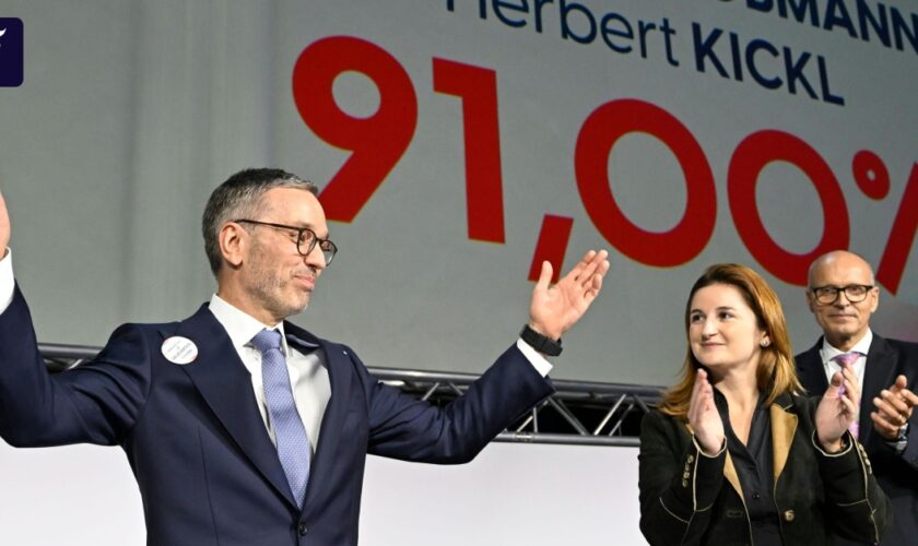 Vor der Parlamentswahl in Österreich: Aufregung um FPÖ-Politiker und Nazi-Lied