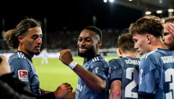 Schalke gelingt Befreiungsschlag dank Syllas Slapstick-Tor