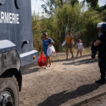 Nouvelle-Calédonie : le FLNKS demande du temps à la police avant une intervention policière redoutée lundi