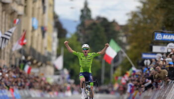 Mondiaux de cyclisme : seul au monde, Pogacar écrase la concurrence et remporte son premier titre mondial