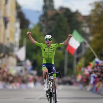 Straßenrad-Weltmeisterschaft: Tadej Pogačar gewinnt Straßenrad-WM