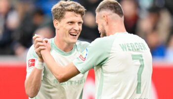 In Überzahl dreht Werder Bremen das 0:3 in einen Sieg