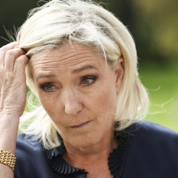 F.A.Z. Frühdenker: Hat Marine Le Pen EU-Gelder veruntreut?