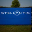 Déjà sous pression, Stellantis s’écroule en Bourse