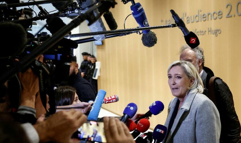 Frankreich: Marine Le Pen weist Vorwurf der Scheinbeschäftigung zurück