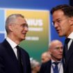 Le secrétaire général de l'Otan, Jens Stoltenberg (g) et le Premier ministre néerlandais Mark Rutte, le 12 juillet 2023 à Vilnius, en Lituanie