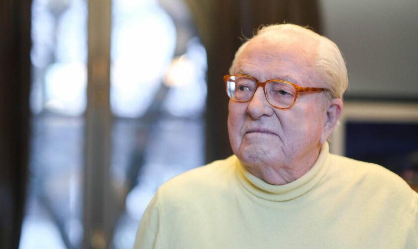 Jean Marie Le Pen "abusé" : sa fille porte plainte pour défendre son père