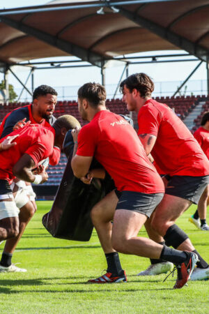 À Créteil, les premiers pas des rugbymen du Racing 92 au stade Duvauchelle : « On a vu la différence de gabarits »