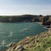 À l'île d'Yeu les vestiges archéologiques, érodés par l’océan, sont de plus en plus visibles