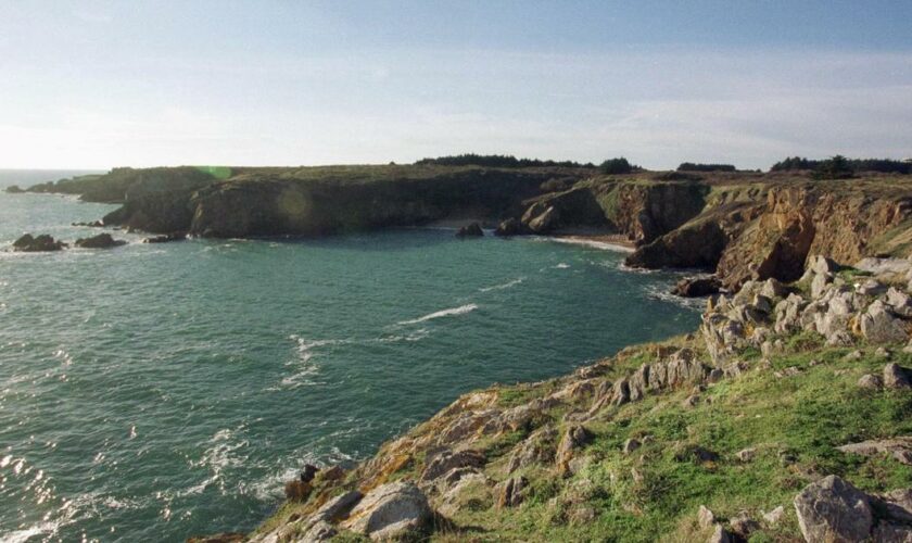 À l'île d'Yeu les vestiges archéologiques, érodés par l’océan, sont de plus en plus visibles