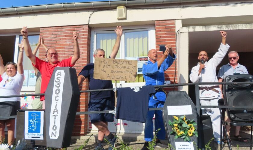 Ambiance tendue à la fête des associations de Noyon après les baisses de subventions