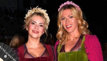 Die Schauspielerinnen Laura Osswald und Nele Kiper mit verschiedenen Make-up-Looks beim Almauftrieb 2024 auf dem Oktoberfest i