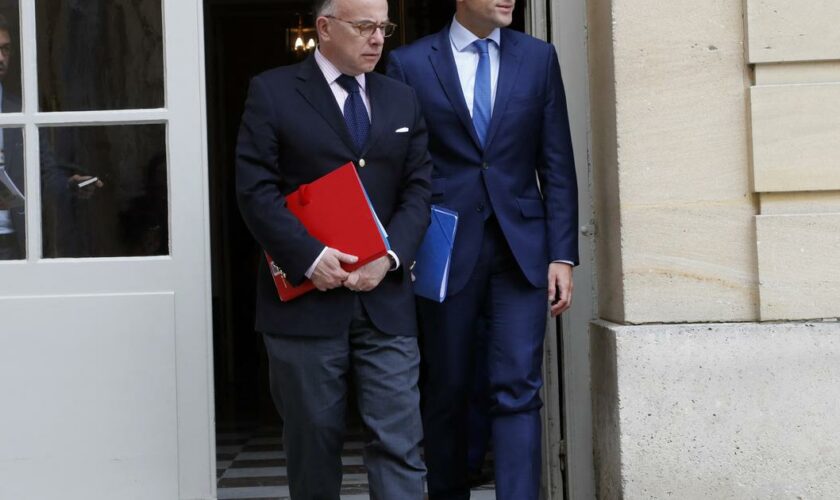 «Ça ressemble au rendez-vous du dernier calage»&nbsp;: Bernard Cazeneuve franchit une marche vers Matignon