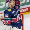 Der US-Amerikaner feierte beim 3:0 gegen Prag seinen ersten Shutout in der laufenden CHL-Saison. Foto: Andreas Gora/dpa