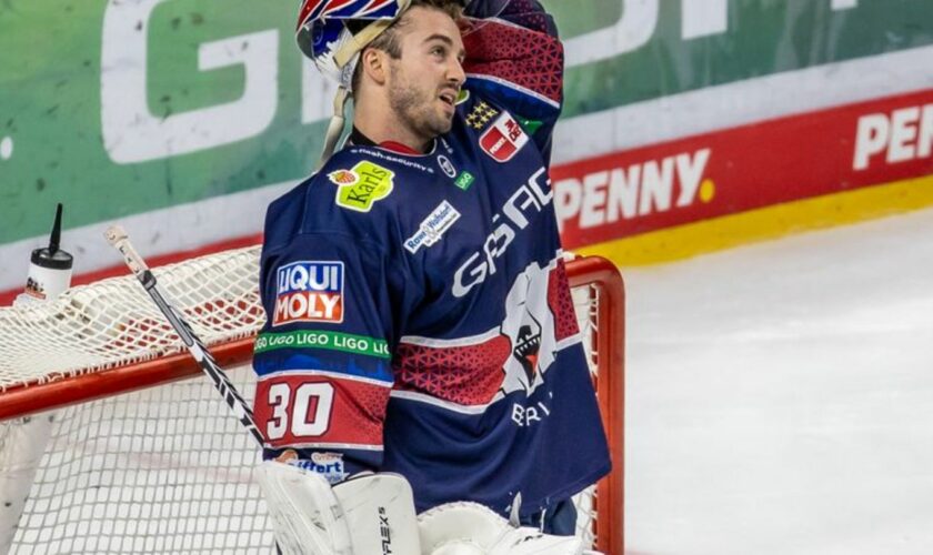 Der US-Amerikaner feierte beim 3:0 gegen Prag seinen ersten Shutout in der laufenden CHL-Saison. Foto: Andreas Gora/dpa