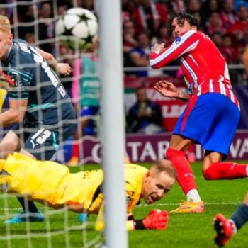 Christoph Baumgartner kann das Gegentor gegen Atlético nicht verhindern. Foto: Manu Fernandez/AP/dpa