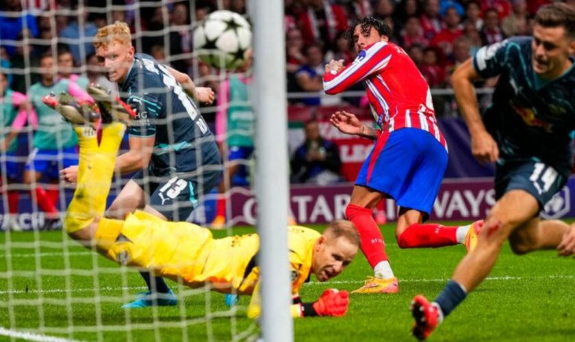 Christoph Baumgartner kann das Gegentor gegen Atlético nicht verhindern. Foto: Manu Fernandez/AP/dpa