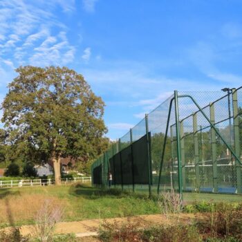 Claquements de balles et cris de joueurs : en plein essor, le padel doit-il apprendre à se faire plus discret ?