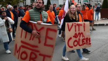 Cognac : les viticulteurs en crise, dans la rue pour la première fois depuis 1998, veulent rencontrer Barnier