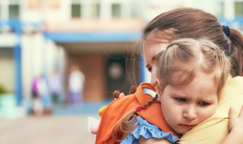 Cómo manejar la ansiedad por separación de los niños al empezar la escuela infantil