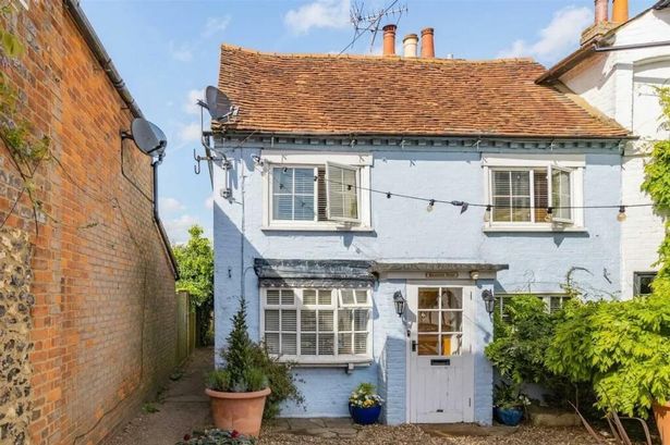 Cottage for sale that's so handy for the pub thanks to unique feature