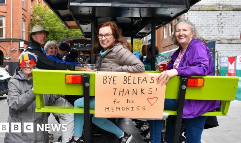 Cruise ship passengers say bon voyage to Belfast