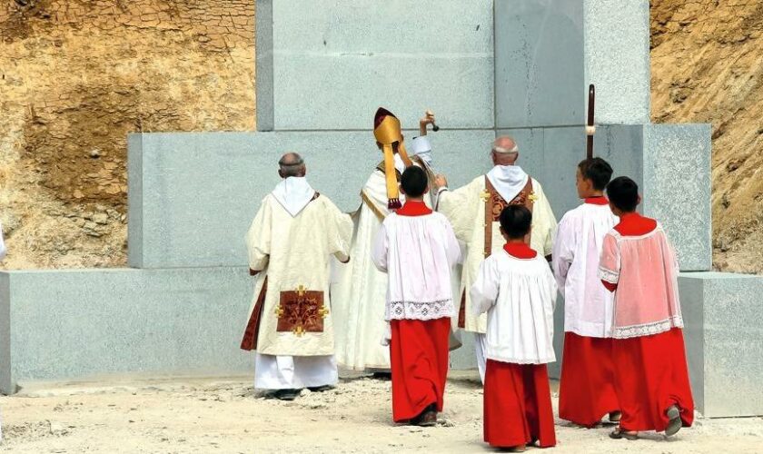 Dans le Lot-et-Garonne, les moines de Sainte-Marie de la Garde en quête de 5 millions d'euros pour construire leur nouvelle abbaye