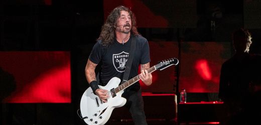 Dave Grohl: Foo-Fighters-Musiker gibt Geburt seiner außerehelichen Tochter bekannt