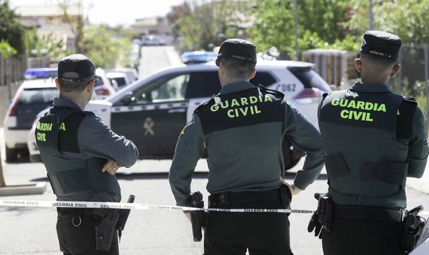 Detenido un hombre de 26 años por apuñalar a su madre en plena calle en Cieza (Murcia)