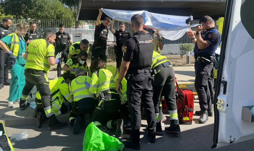 Detenido un hombre por arrastrar a su mujer con su coche en Entrevías durante una discusión