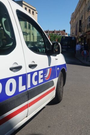 Deux victimes de coups de couteau déposées aux urgences de Beauvais : un homme de 30 ans interpellé