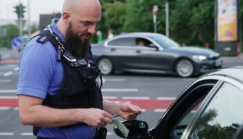 Die Polizei im Kampf gegen PS-Rowdies