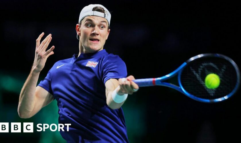 Jack Draper plays a forehand during a Davis Cup tie