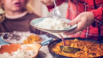 'Easy' slow cooker chicken curry recipe can be prepared in minutes