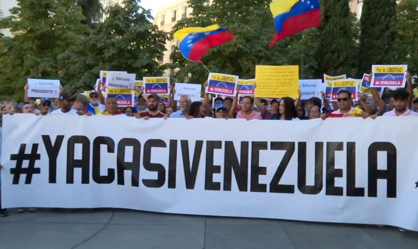 Edmundo, a los venezolanos congregados a las puertas del Congreso en Madrid: "La lucha continuará. No desmayen, no los defraudaré"