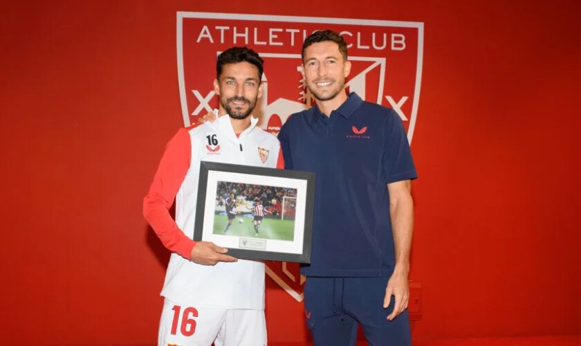 El Athletic homenajea a Jesús Navas en su última visita a San Mamés