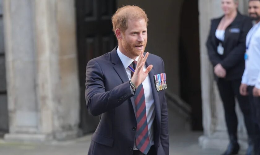 El Palacio de Buckingham se pronuncia sobre las especulaciones sobre la foto usada para felicitar al Príncipe Harry