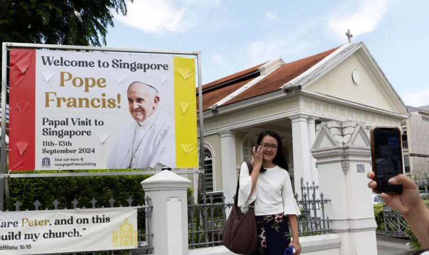 El Papa aterriza en Singapur, desde donde espera tender una mano a China