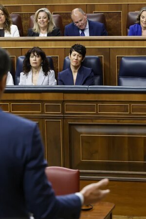 El bipartidismo avanza en España: brecha de 35 diputados de Feijóo a Sánchez mientras Díaz y Abascal se quedan sin fieles