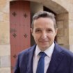 El rector de la Universidad de Salamanca presenta un extenso informe para defender su «honor»