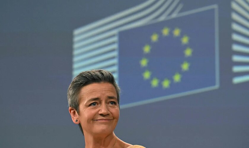 El tribunal de la UE ratifica una multa de más de 13.000 millones a Apple y y Vestager lo celebra al borde de las lágrimas: "Es una victoria que me hace llorar porque es muy importante""