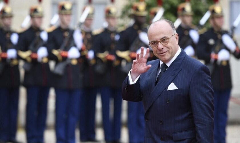 🔴 En direct : Bernard Cazeneuve est arrivé à l'Élysée pour de nouvelles concertations en vue de Matignon