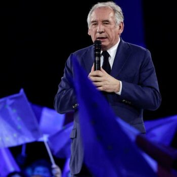 En proie au doute, le MoDem de Bayrou s’impose comme la remuante aile gauche de la coalition Barnier