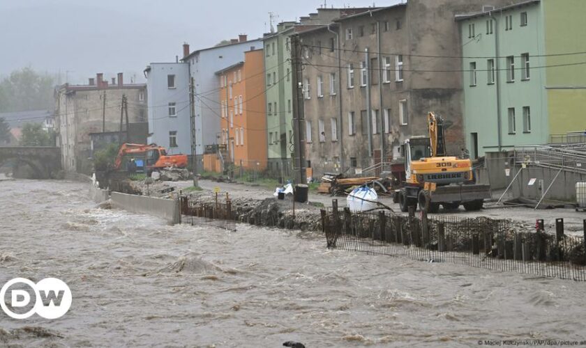 Europe floods: Emergency services struggle as rivers rise