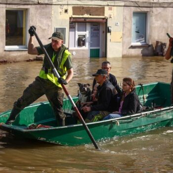 Europe floods: Poland's Wroclaw braces for flood wave