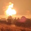 Explosion im Video: Ukrainische Drohnen attackieren offenbar Waffenarsenal in Russland