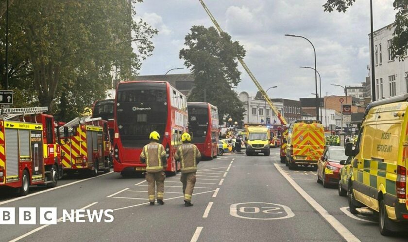 Fire breaks out at high-rise flats in Catford