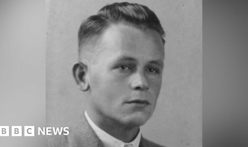 Forgotten story of escape from Nazis found at auction