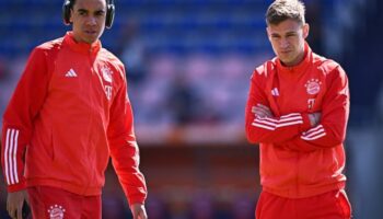 Joshua Kimmich (r) und Jamal Musiala sollen auch in der Zukunft die Gesichter des FC Bayern sein. Foto: Tom Weller/dpa