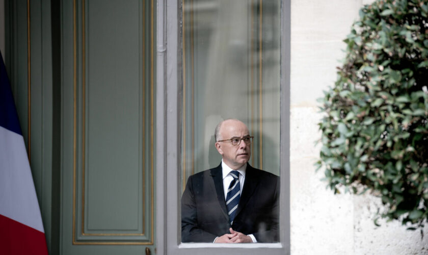 Futur Premier ministre : Bernard Cazeneuve pressenti, Xavier Bertrand en embuscade